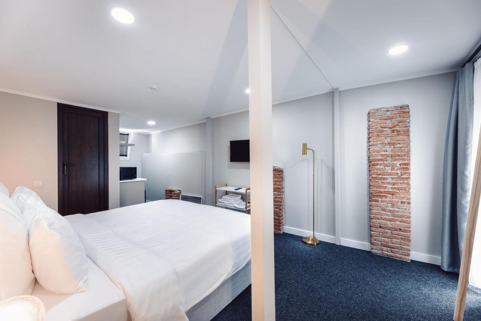 Salve Hotel Тбилиси Екстериор снимка